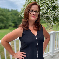 Lisa J Smith